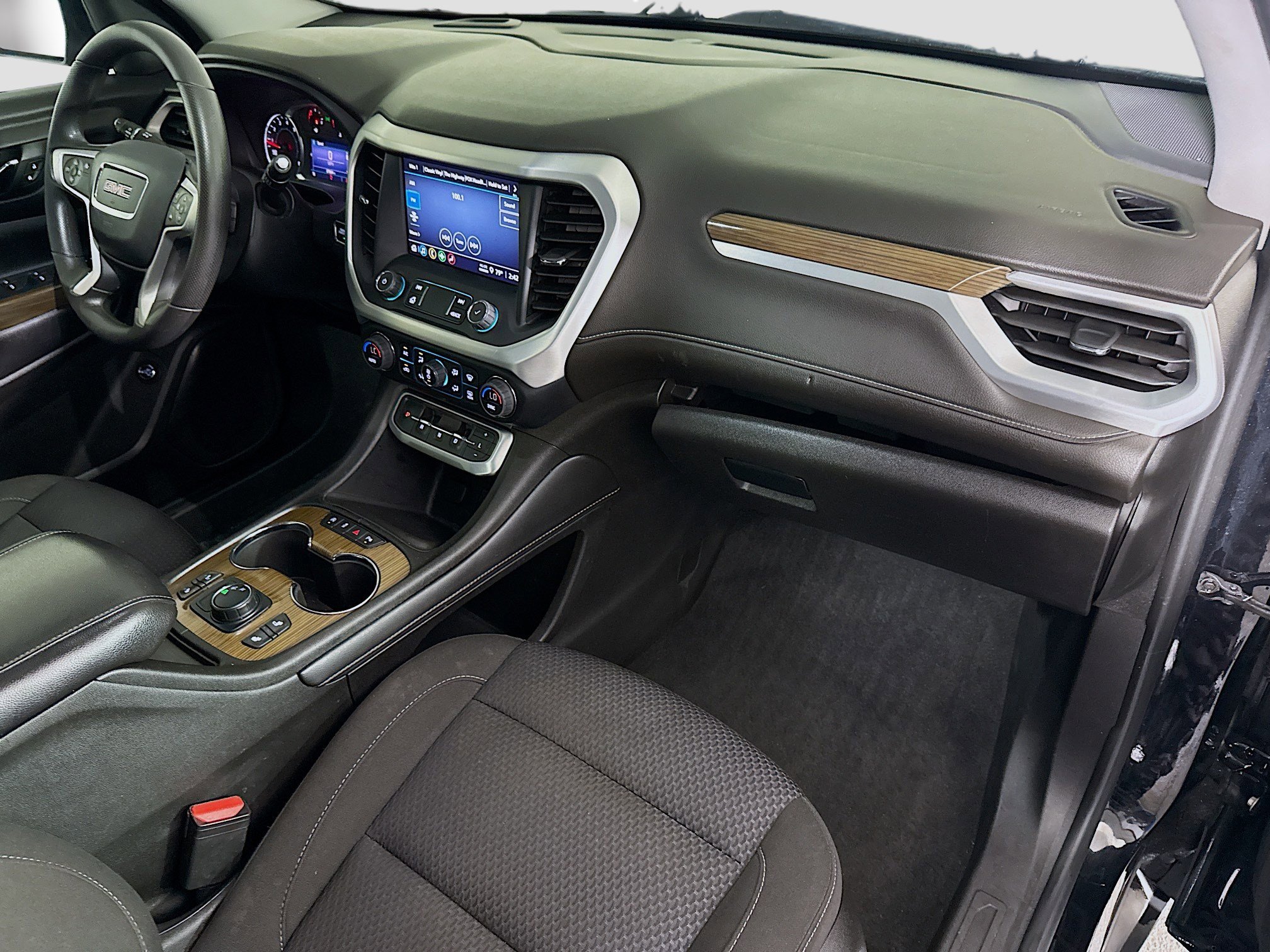 Used 2022 GMC Acadia SLE w/ Driver Convenience Package FWD image 30