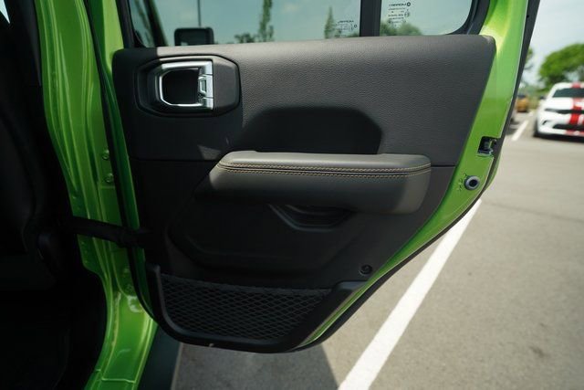 New 2025 Jeep Wrangler Unlimited Rubicon 392 image 19