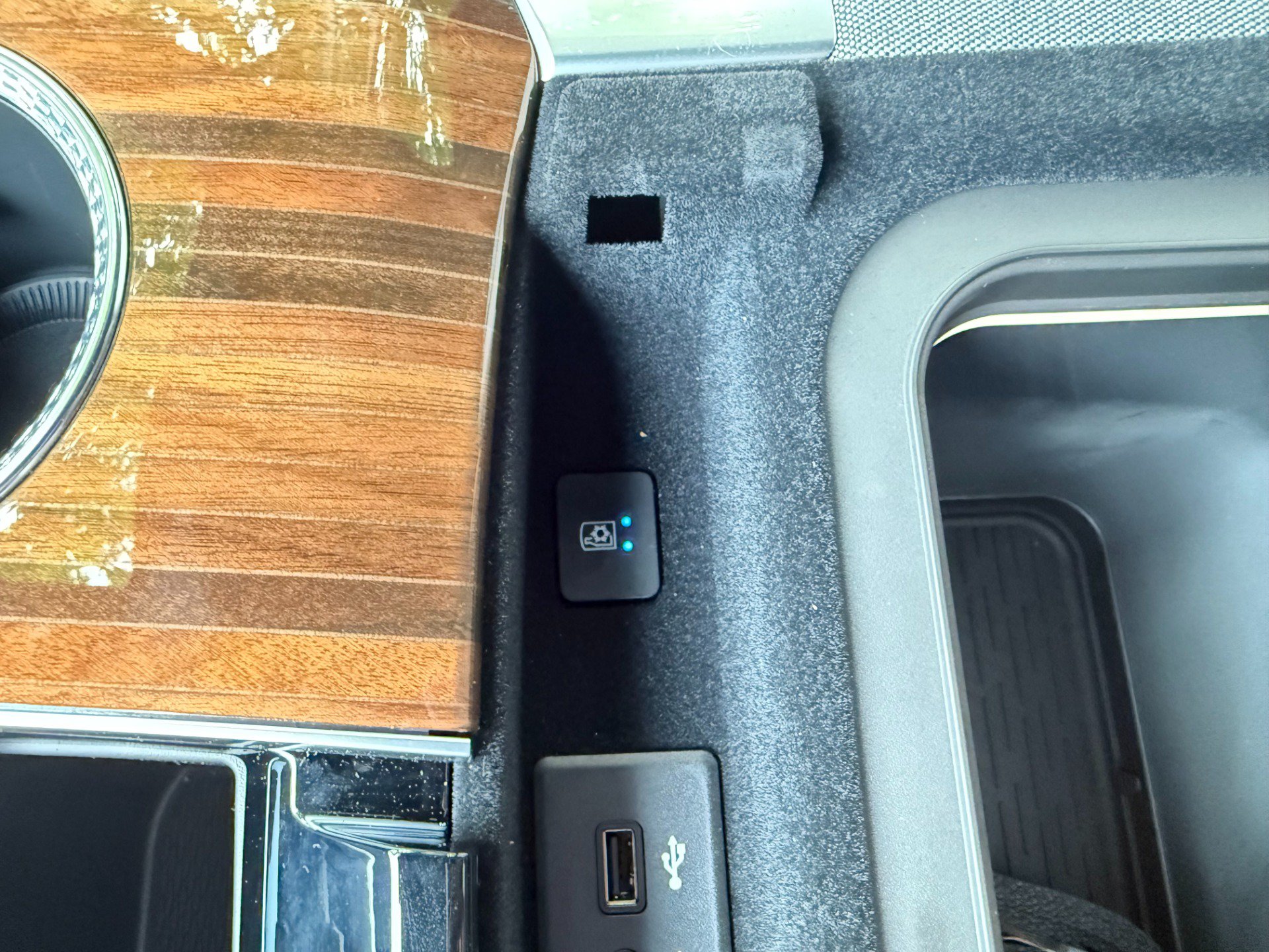 Used 2025 Cadillac Escalade Sport Platinum w/ LPO, Floor Liner Package AWD/4WD image 49