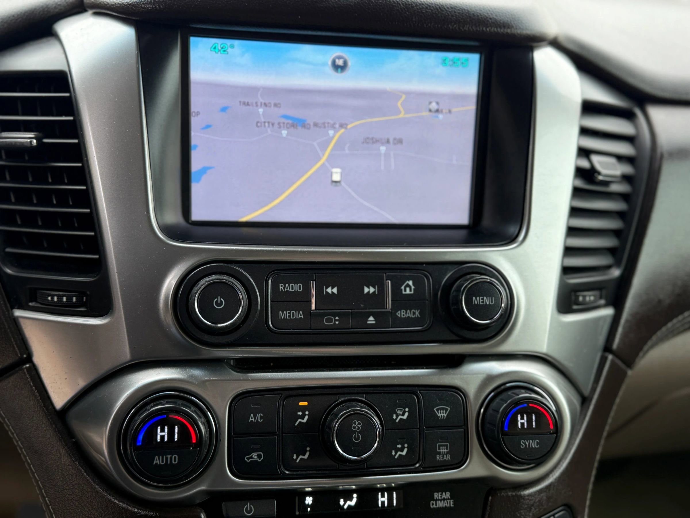 Used 2015 Chevrolet Tahoe LT image 19