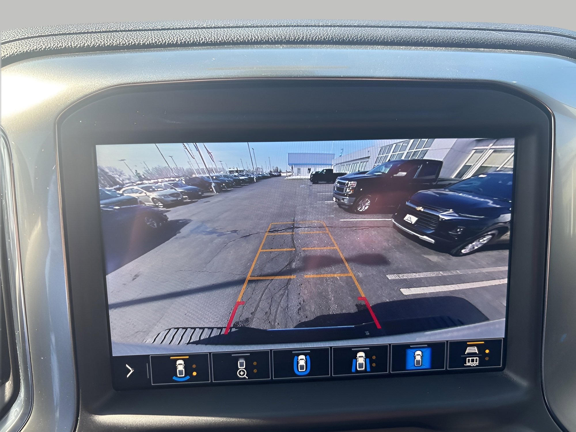 Used 2022 Chevrolet Silverado 3500 LTZ w/ LTZ Convenience Package image 17