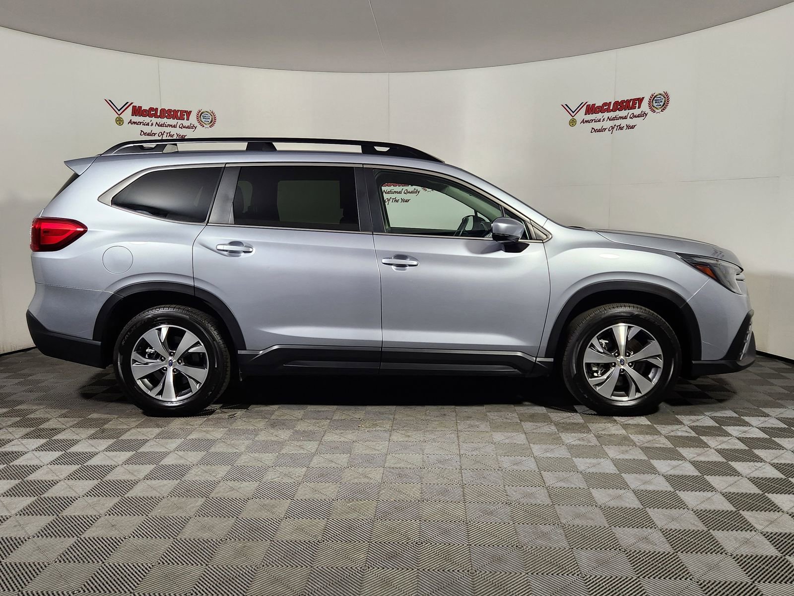 Used 2024 Subaru Ascent Premium w/ Convenience Package image 9
