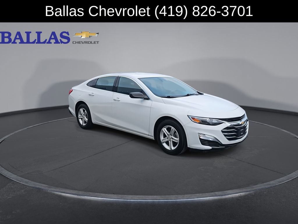 Used 2023 Chevrolet Malibu LS image 2