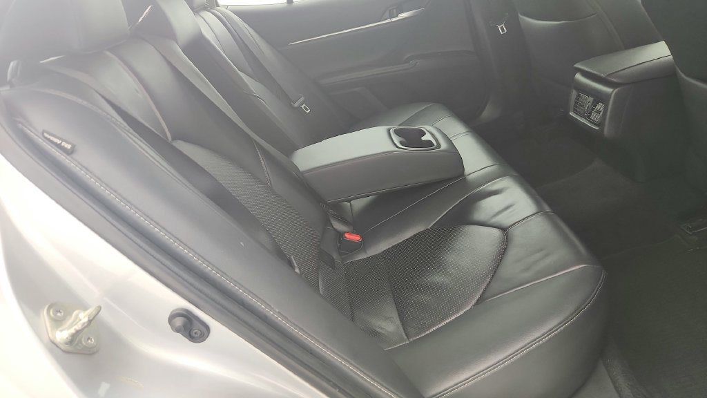 Used 2019 Toyota Camry XSE FWD image 31