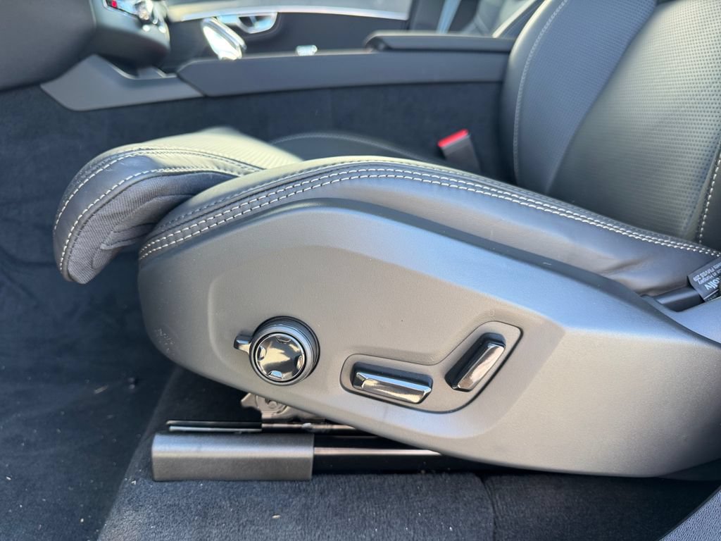 New 2026 Volvo XC90 T8 Ultra w/ Protection Package Premier AWD/4WD image 11
