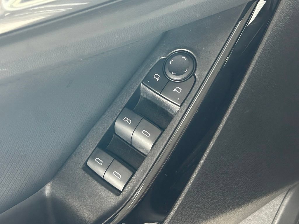 Used 2025 Chevrolet Equinox LT FWD image 20