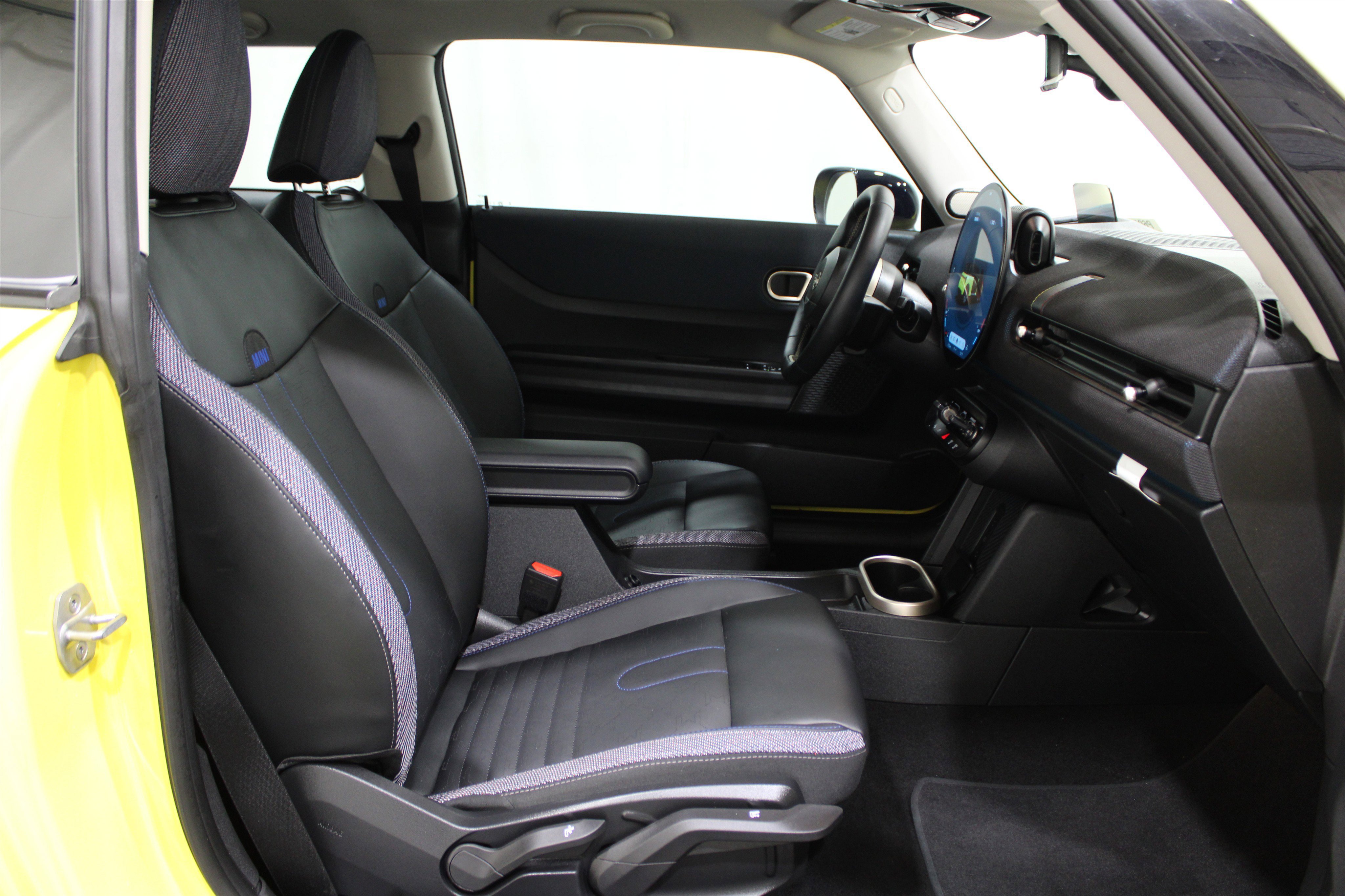 Used 2025 MINI Cooper S image 23