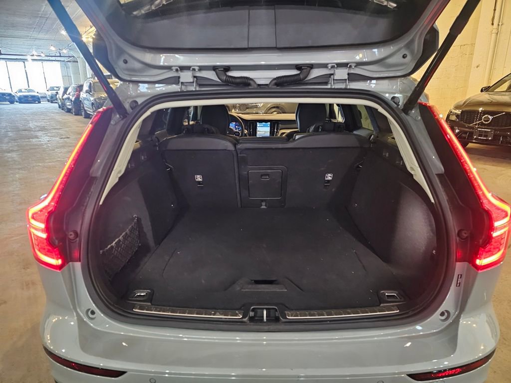 Certified 2025 Volvo V60 B5 Cross Country Ultra image 7