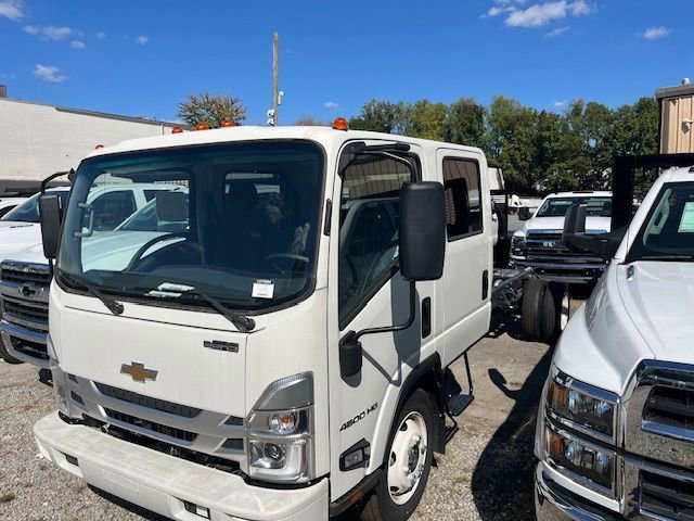 New 2025 Chevrolet Low Cab Forward image 2