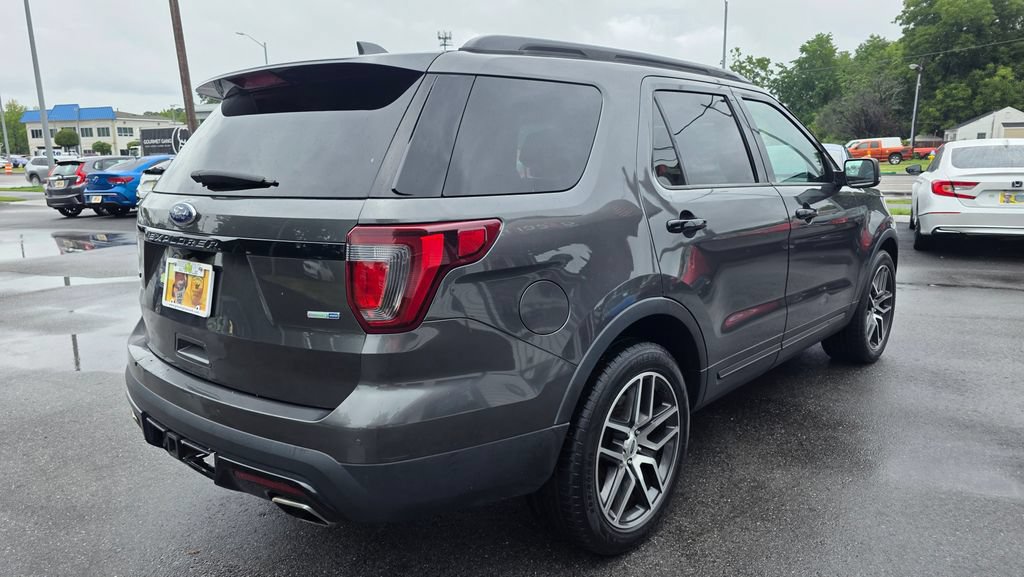 Used 2017 Ford Explorer Sport w/ Equipment Group 401A AWD/4WD image 5