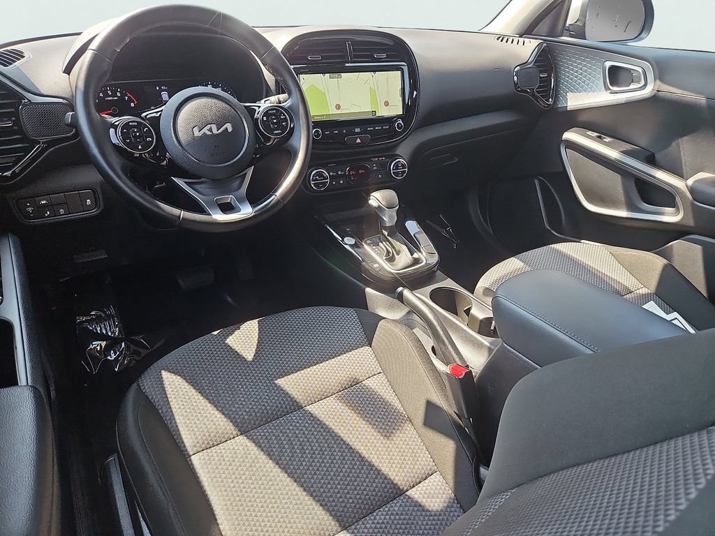 Certified 2022 Kia Soul X-Line FWD image 10