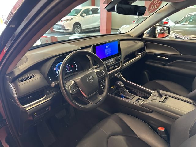 Certified 2024 Toyota Grand Highlander AWD image 11