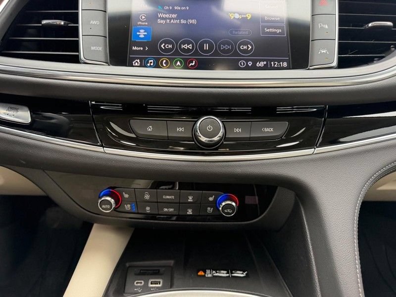 Used 2022 Buick Enclave Avenir w/ Avenir Technology Package AWD/4WD image 17