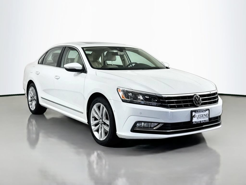 Used 2017 Volkswagen Passat 1.8T SEL Premium FWD image 4