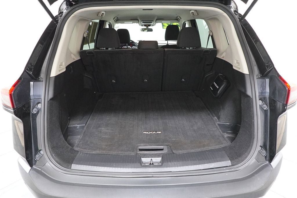 Used 2022 Nissan Rogue SV FWD image 26
