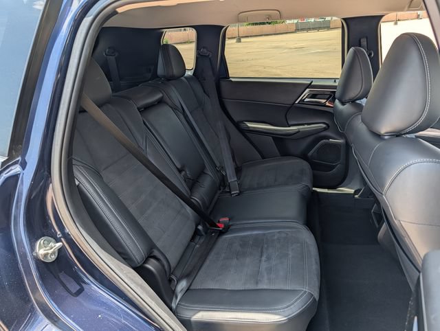 Used 2024 Mitsubishi Outlander SE FWD image 25