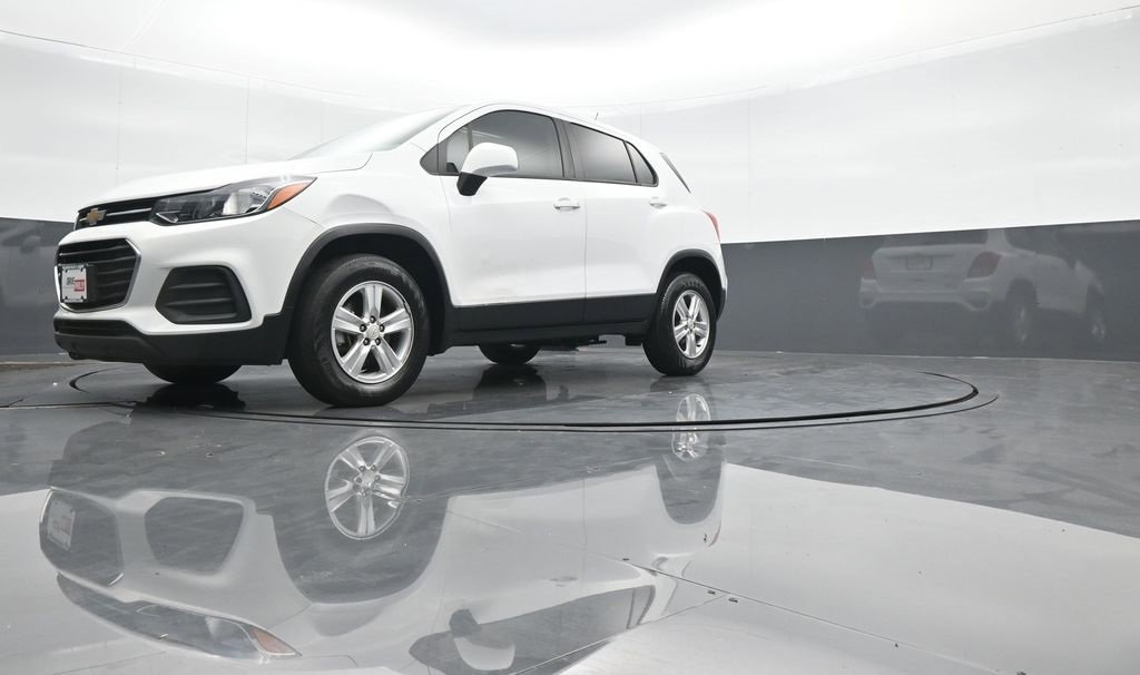 Used 2021 Chevrolet Trax LS w/ LPO, Cargo Package image 16