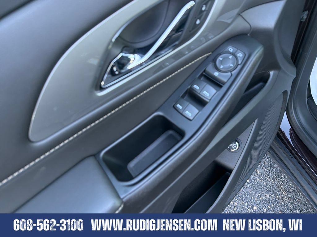 Used 2023 Chevrolet Traverse LT AWD/4WD image 11