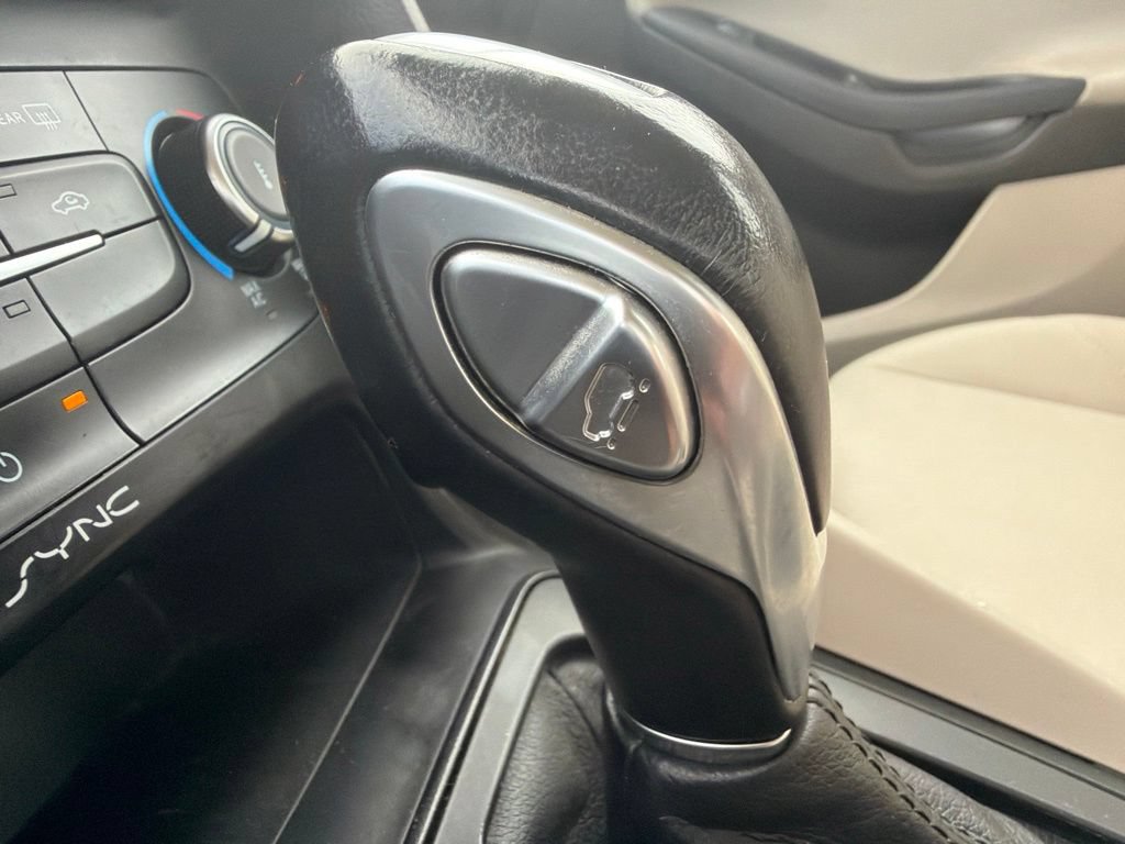 Used 2016 Ford Focus SE FWD image 40