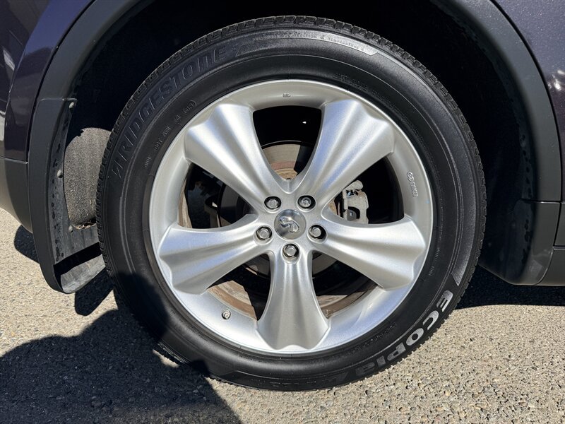 Used 2011 INFINITI FX35 AWD w/ Premium Pkg image 34