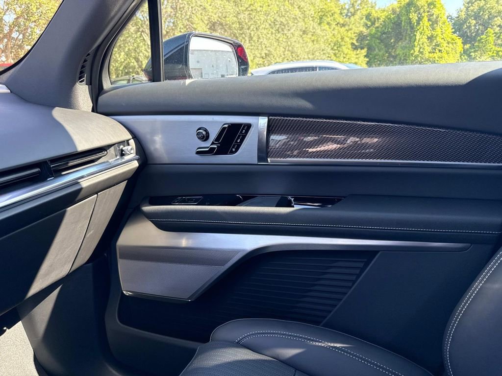 New 2026 Cadillac Vistiq Luxury image 23