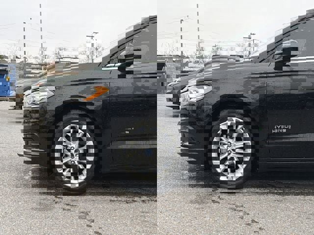 Used 2018 Ford Fusion SE image 9