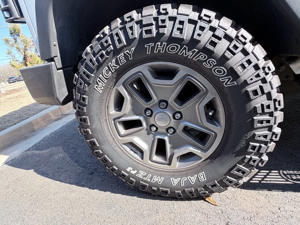 Used 2014 Jeep Wrangler Unlimited Rubicon w/ Connectivity Group image 31