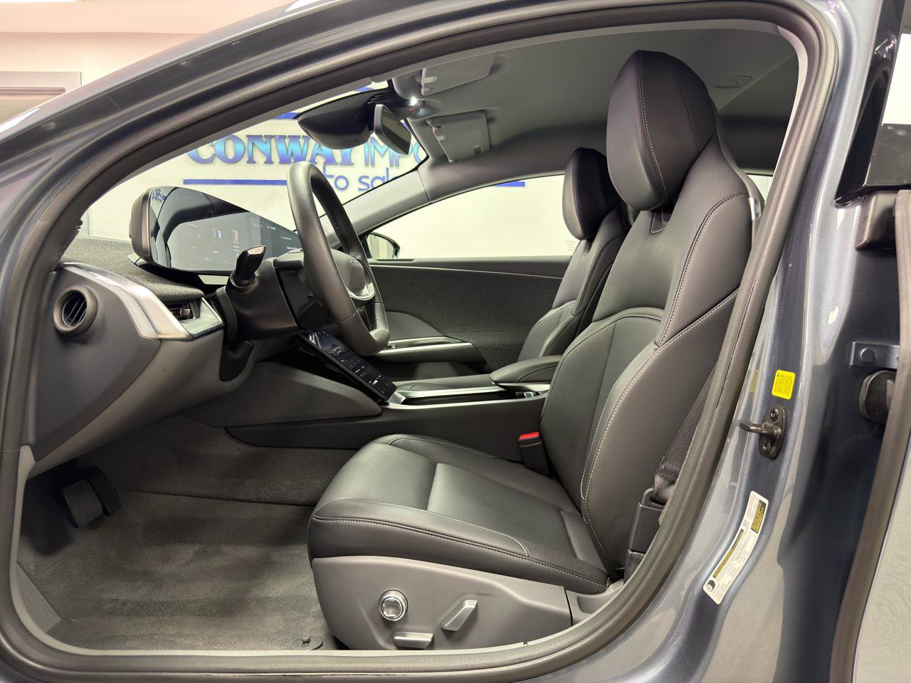 Used 2025 Lucid Air Pure RWD image 9