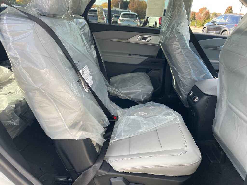 New 2026 Ford Explorer Active w/ Active Comfort Package AWD/4WD image 14
