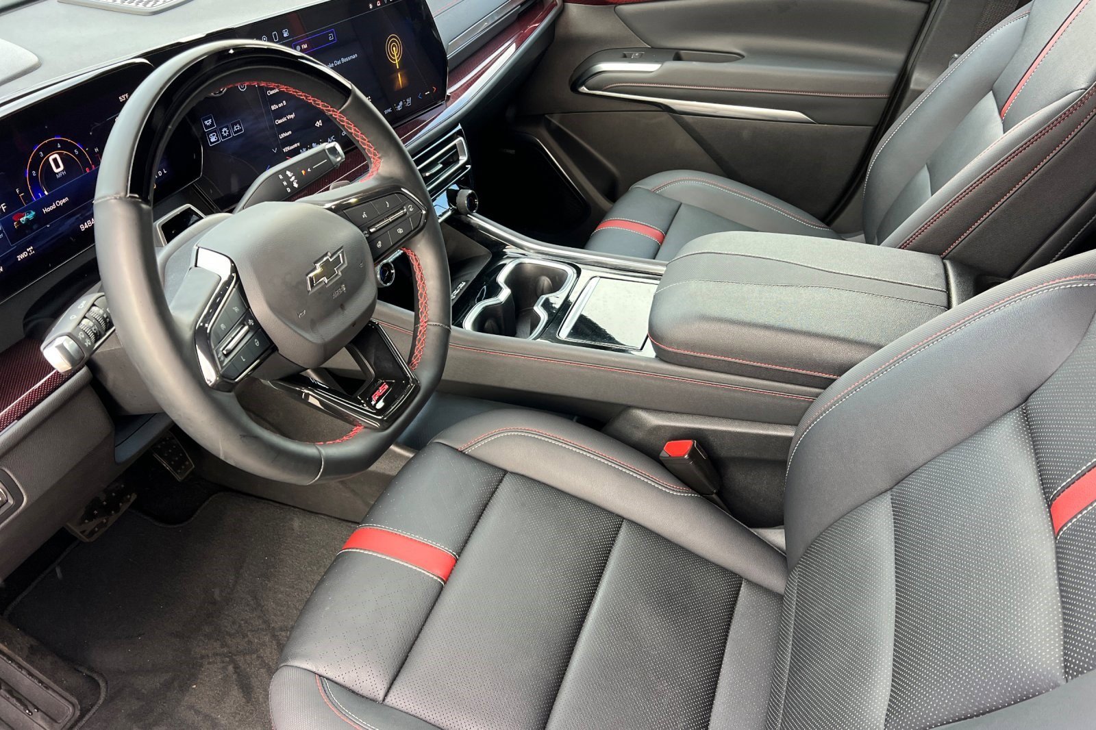 Certified 2024 Chevrolet Traverse RS w/ LPO, Floor Liner Package image 11