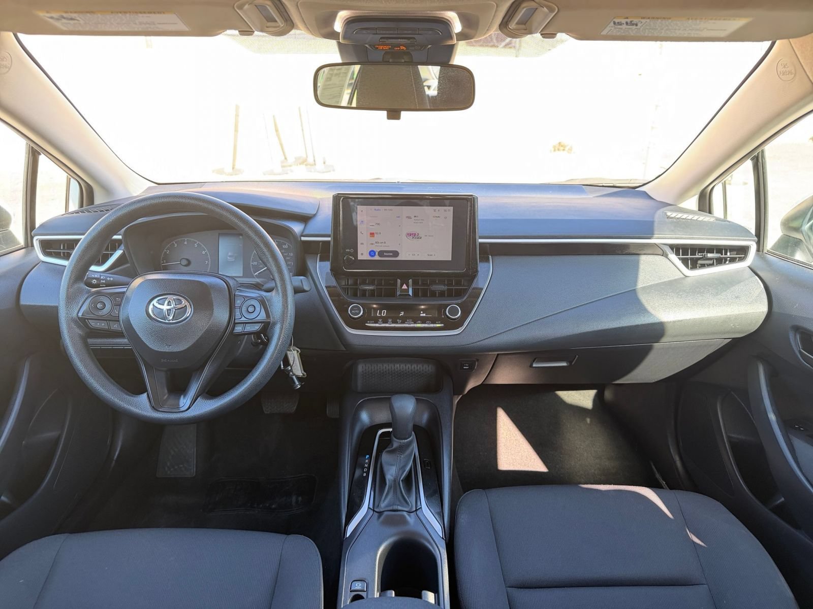 Used 2025 Toyota Corolla LE FWD image 30
