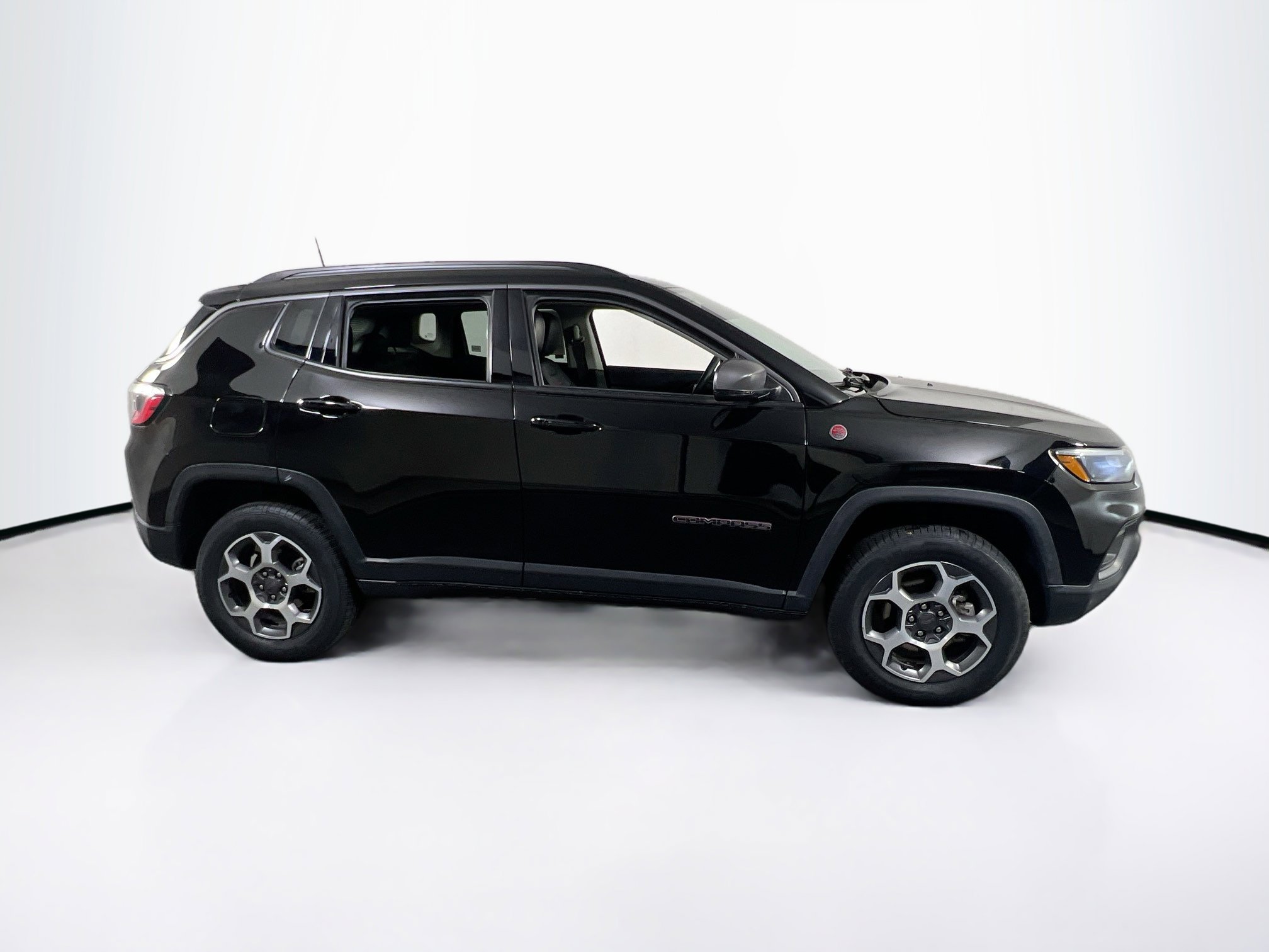 Used 2022 Jeep Compass Trailhawk AWD/4WD image 4