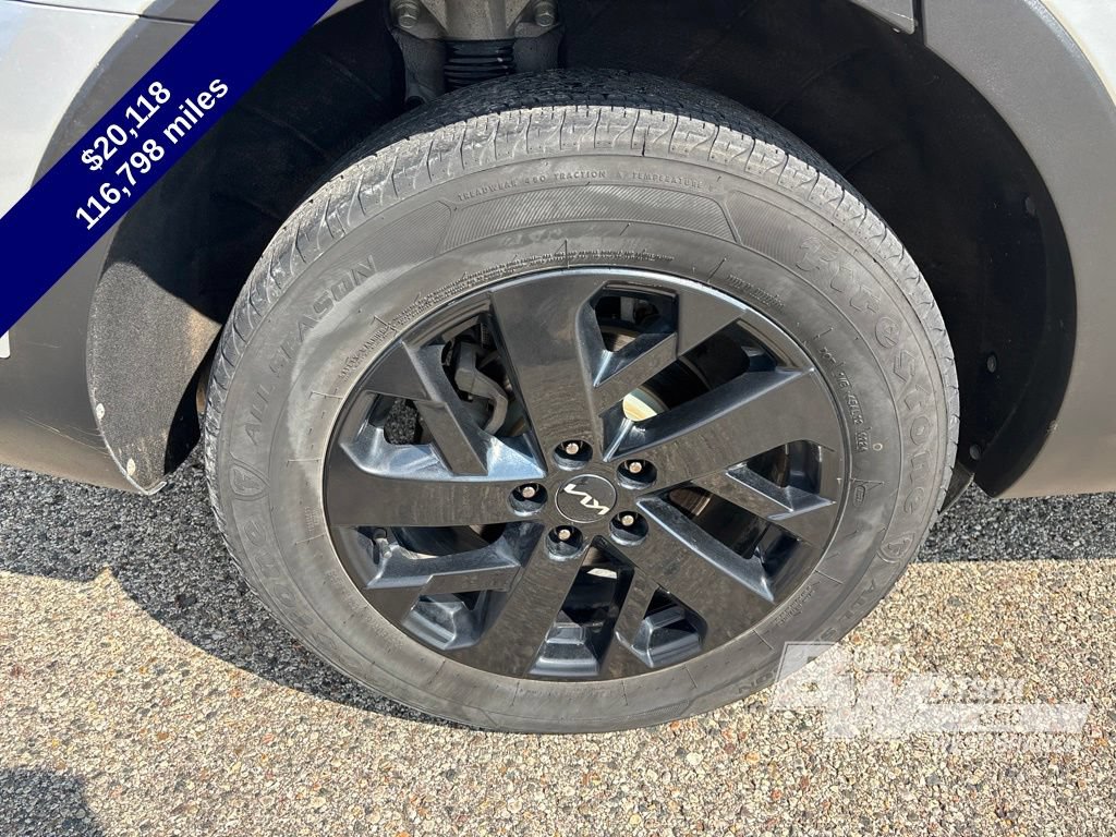 Used 2022 Kia Sorento S w/ Panoramic Sunroof Package AWD/4WD image 19