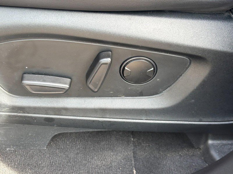 Used 2022 Ford Explorer XLT w/ Equipment Group 202A image 17