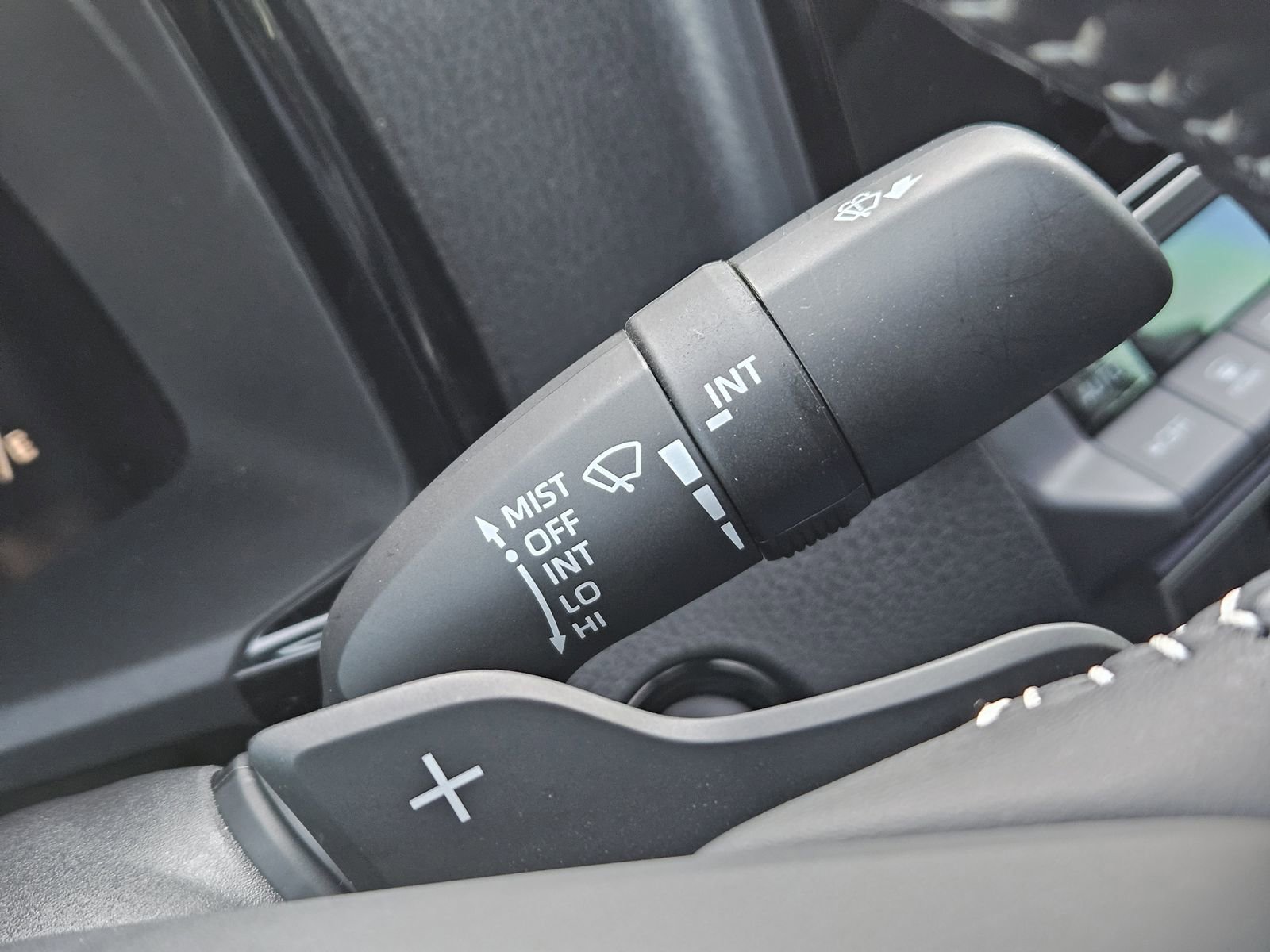 Used 2025 Toyota Camry SE image 33