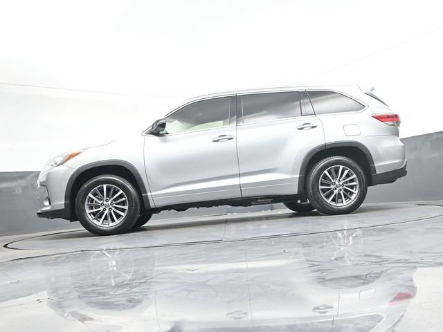 Used 2018 Toyota Highlander XLE FWD image 35