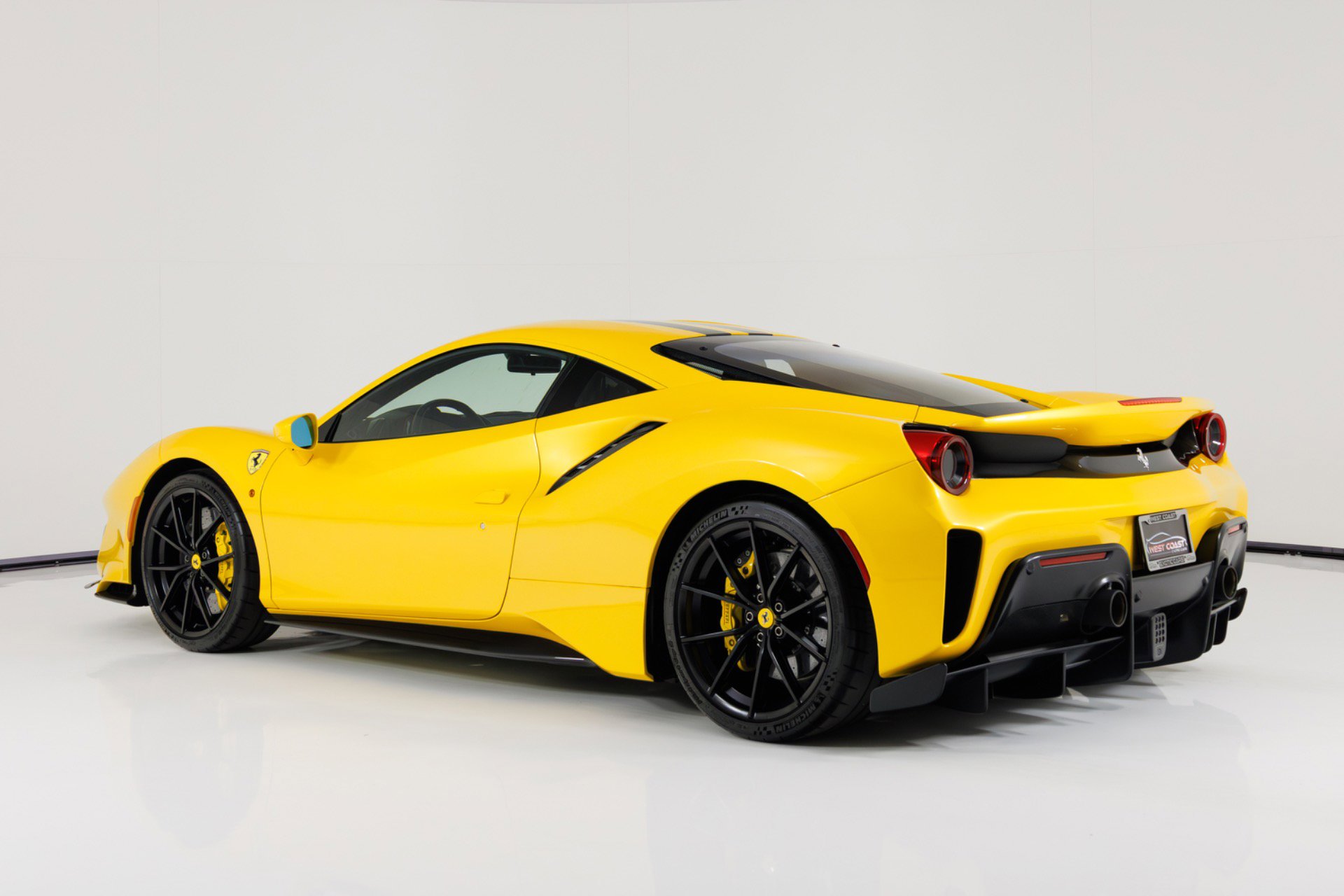 Used 2020 Ferrari 488 Pista image 5