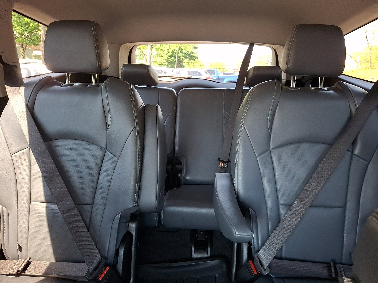 Used 2020 Buick Enclave Essence w/ LPO, Floor Liner Package FWD image 19
