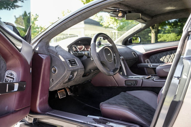 Used 2005 Aston Martin DB9 Coupe RWD image 31