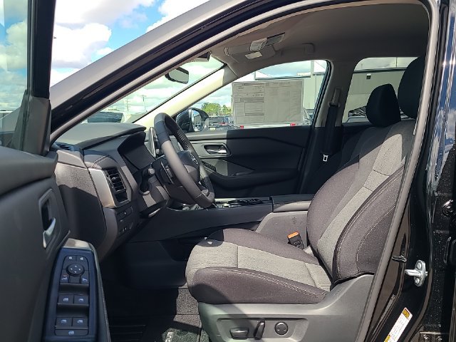 New 2026 Nissan Rogue SV w/ Cold Weather Package AWD/4WD image 12