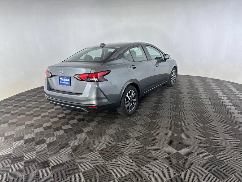 Used 2025 Nissan Versa SV FWD image 5