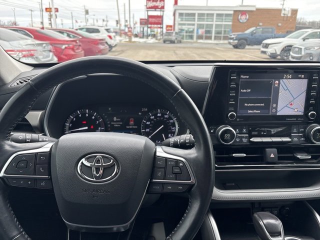 Used 2020 Toyota Highlander XLE image 9