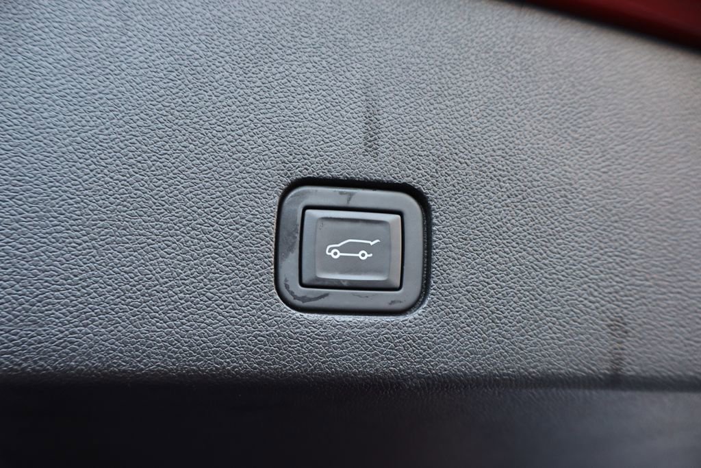 Used 2024 Cadillac XT6 Luxury w/ LPO, Floor Liner Package AWD/4WD image 27