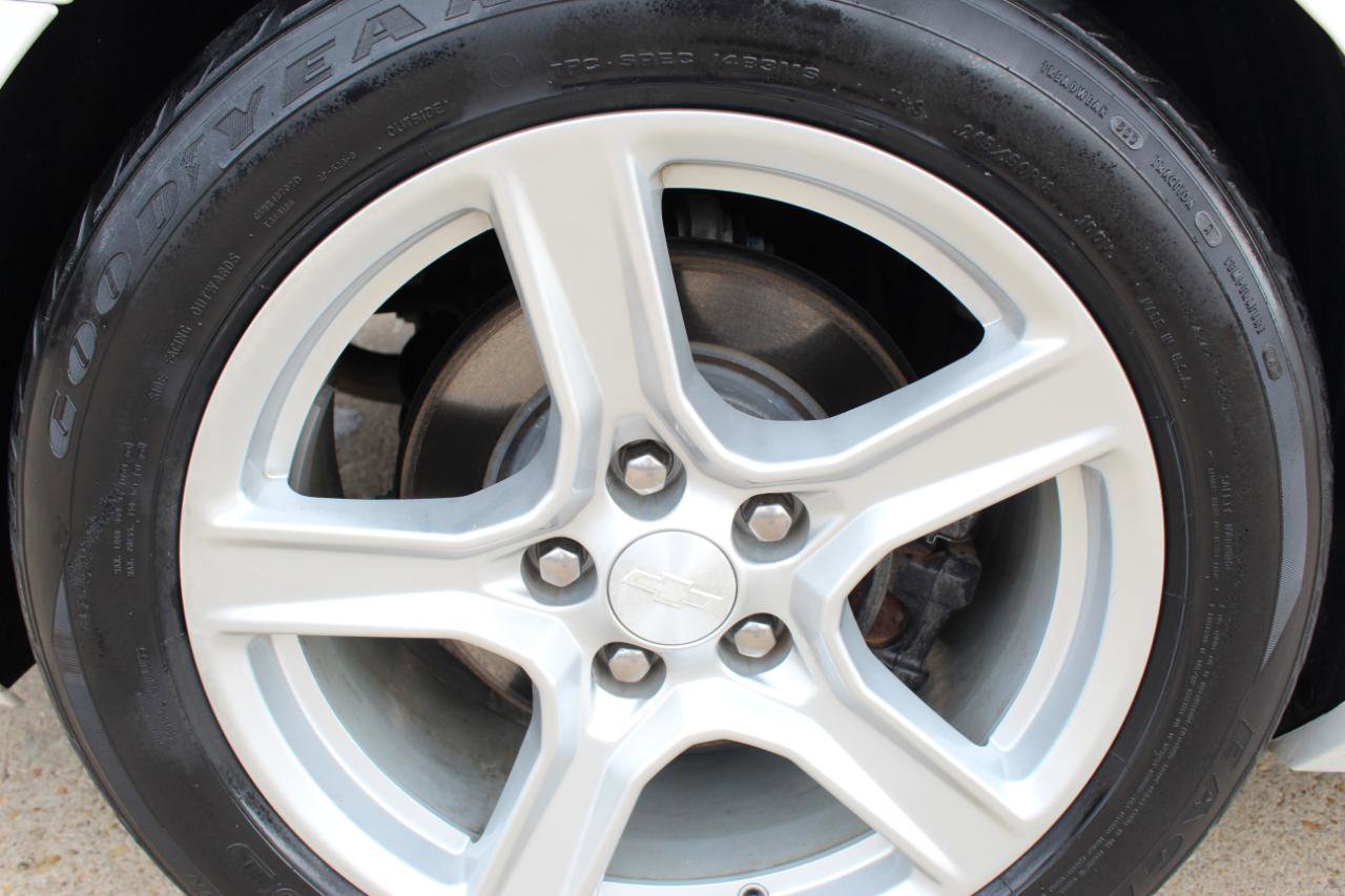 Used 2019 Chevrolet Camaro LT w/ Technology Package image 30