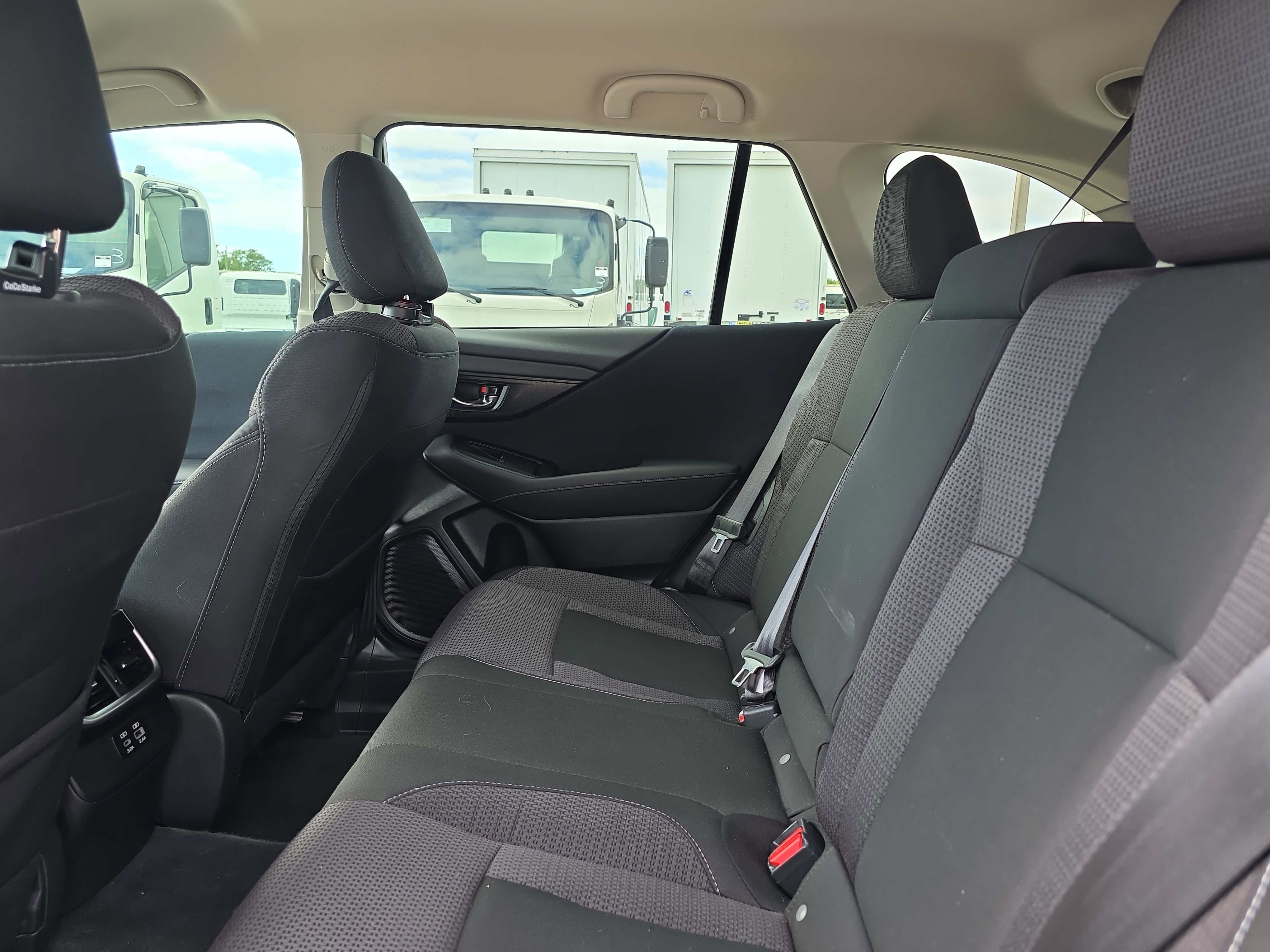 Used 2023 Subaru Outback Premium image 16