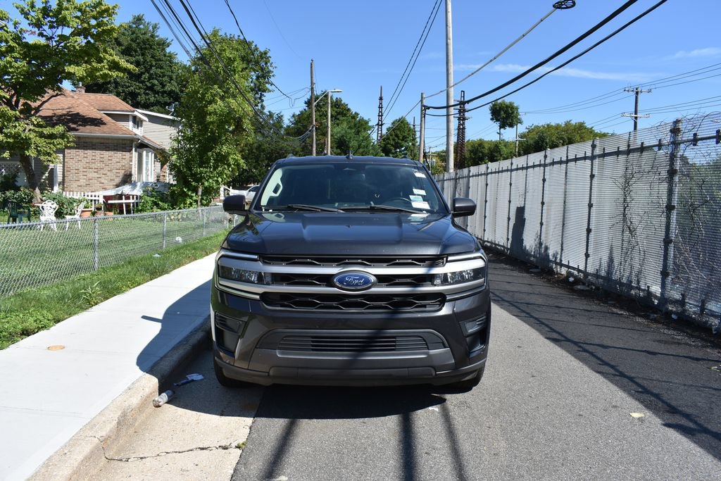 Used 2022 Ford Expedition Max XLT RWD image 2
