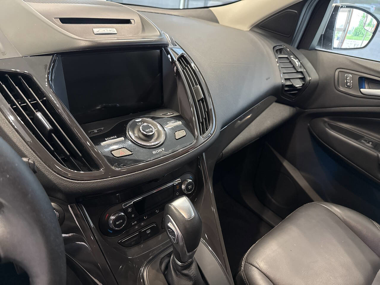 Used 2016 Ford Escape Titanium image 18