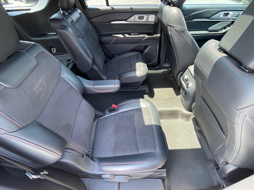 Used 2025 Ford Explorer ST AWD/4WD image 33