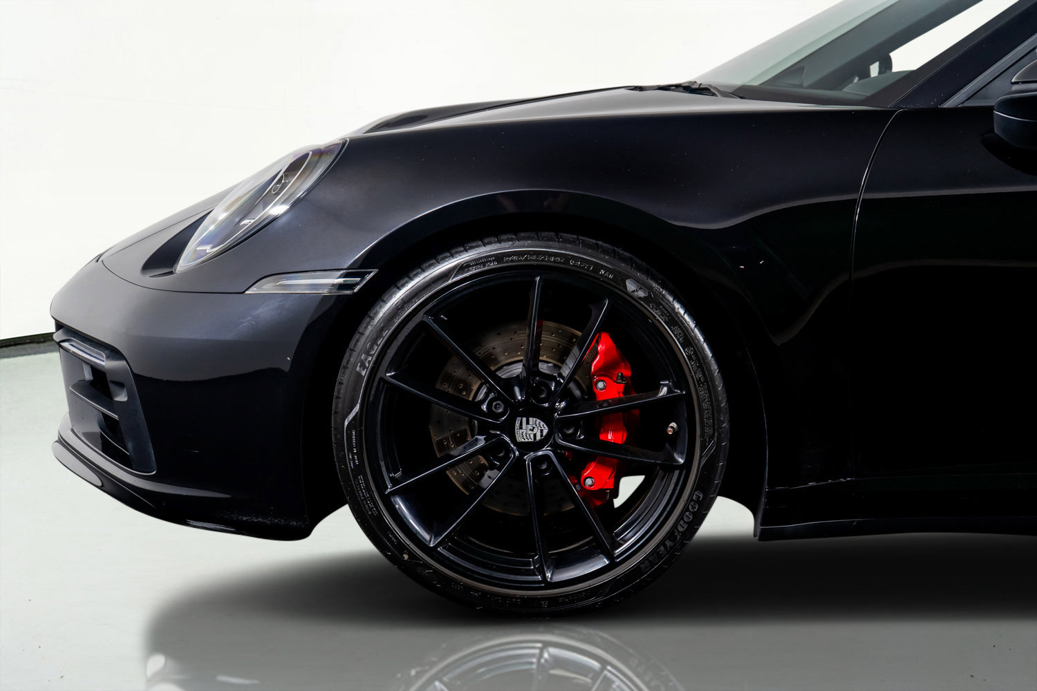 Used 2021 Porsche 911 Carrera 4S w/ Sport Package image 28