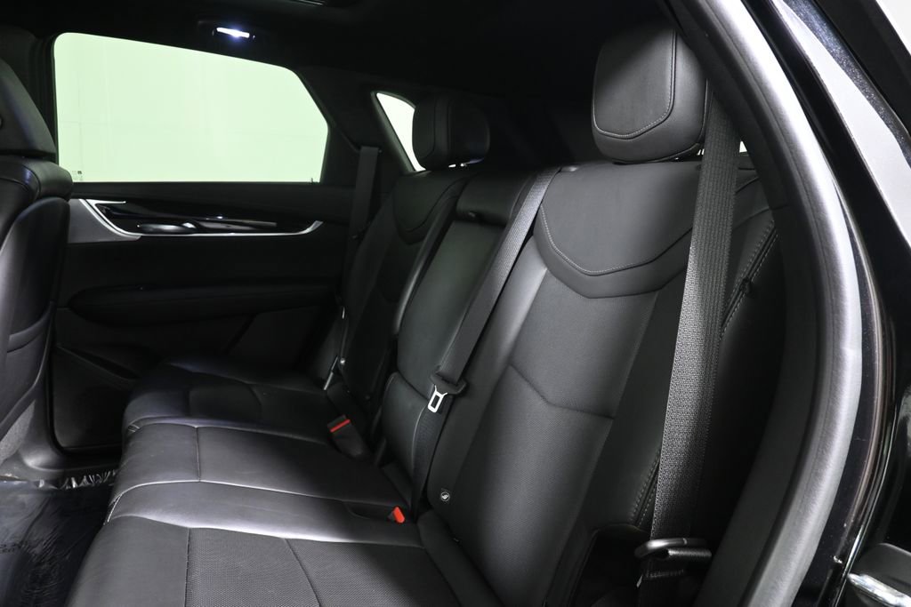 Used 2020 Cadillac XT5 Premium Luxury AWD/4WD image 4